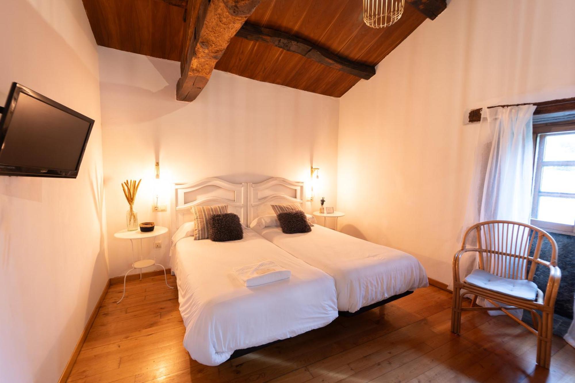 Casa Rural Pineiro, De Vila Sen Vento Guest House O Pedrouzo Bagian luar foto