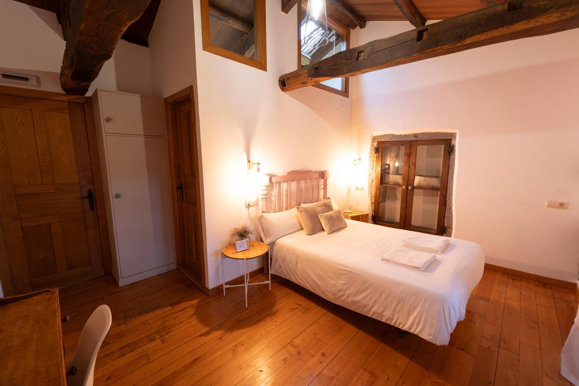 Casa Rural Pineiro, De Vila Sen Vento Guest House O Pedrouzo Bagian luar foto